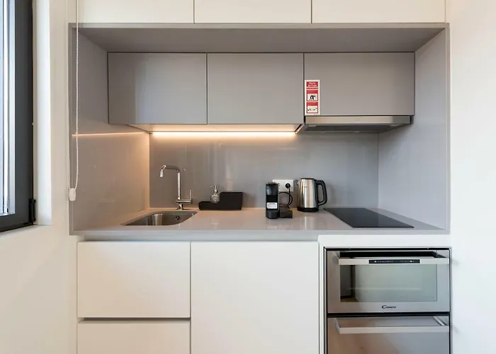 Lovelystay - Gorgeous Modern Flat W/ Balcony Porto