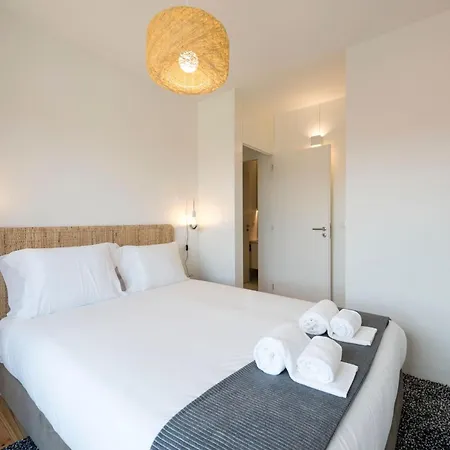 Lägenhet Lovelystay - Gorgeous Modern Flat W/ Balcony Oporto