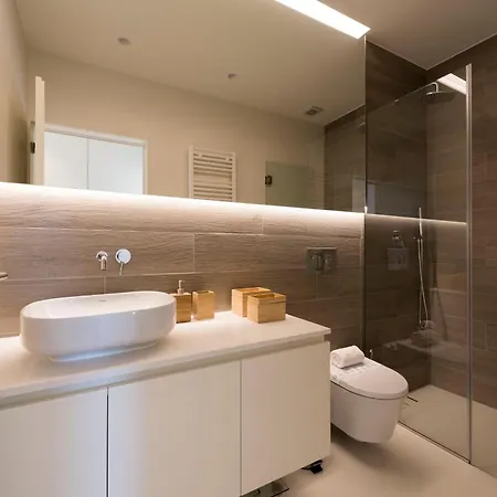 Lovelystay - Gorgeous Modern Flat W/ Balcony