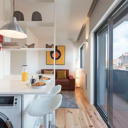 Lägenhet Lovelystay - Gorgeous Modern Flat W/ Balcony