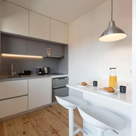 Lovelystay - Gorgeous Modern Flat W/ Balcony Lägenhet *