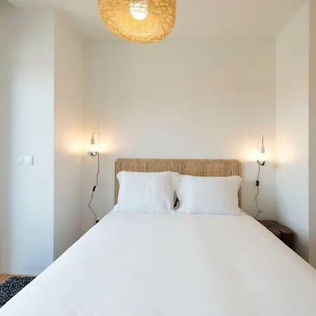 Apartment Lovelystay - Gorgeous Modern Flat W/ Balcony