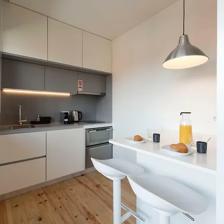 Apartment Lovelystay - Gorgeous Modern Flat W/ Balcony Porto