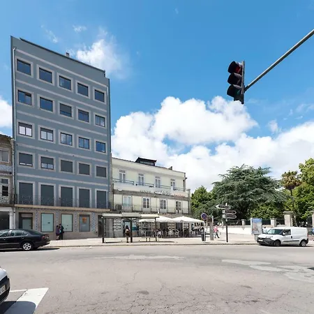 Lovelystay - Gorgeous Modern Flat W/ Balcony Lägenhet Oporto