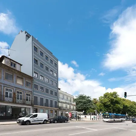 Lovelystay - Gorgeous Modern Flat W/ Balcony Lägenhet