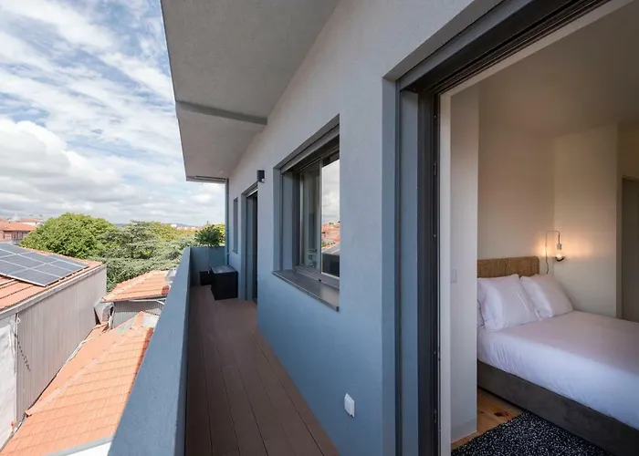 Lovelystay - Gorgeous Modern Flat W/ Balcony *