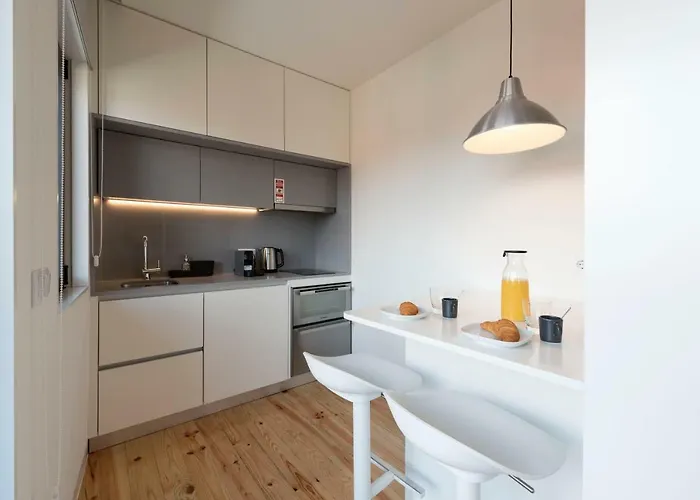 Appartamento Lovelystay - Gorgeous Modern Flat W/ Balcony Oporto