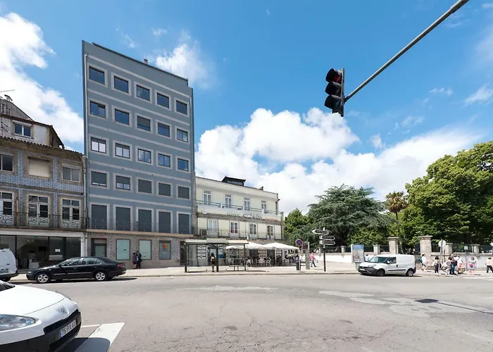 Lovelystay - Gorgeous Modern Flat W/ Balcony Appartamento Oporto