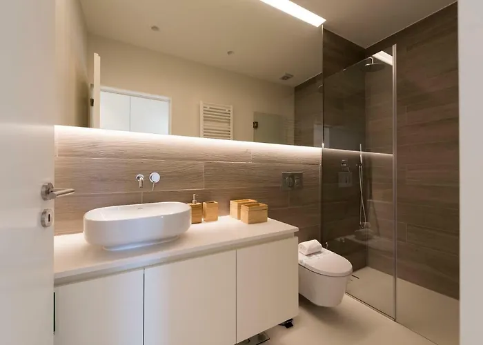 Appartamento Lovelystay - Gorgeous Modern Flat W/ Balcony Oporto