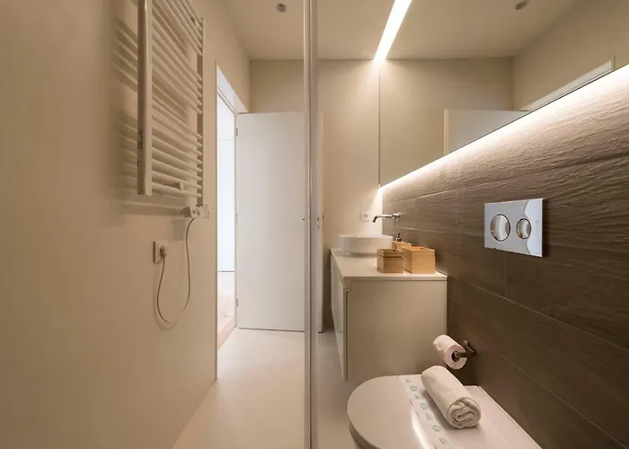 Διαμέρισμα Lovelystay - Gorgeous Modern Flat W/ Balcony *