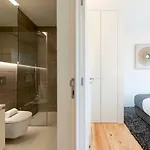 Apartment Lovelystay - Gorgeous Modern Flat W/ Balcony *