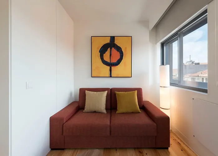 Lovelystay - Gorgeous Modern Flat W/ Balcony Апартаменты *