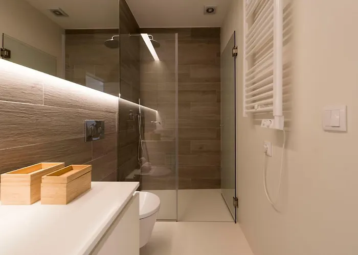 Lovelystay - Gorgeous Modern Flat W/ Balcony * Порту